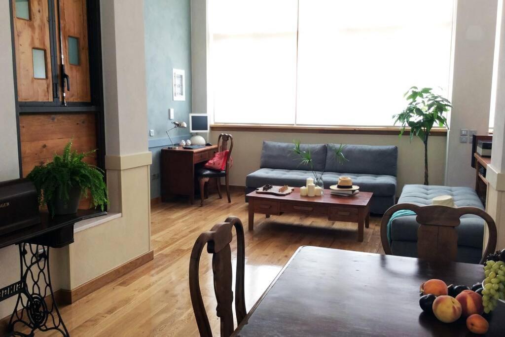 Unique - Spacious Studio With Rooftop / Thissio アテネ エクステリア 写真
